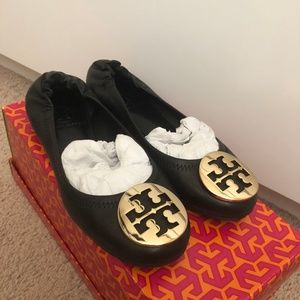 Tory Burch Black Gold Reva Ballet Flat 4.5